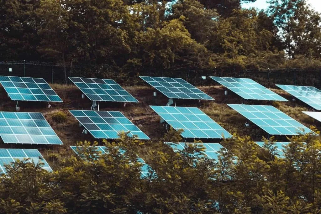 Solar panels, investing in solar energy