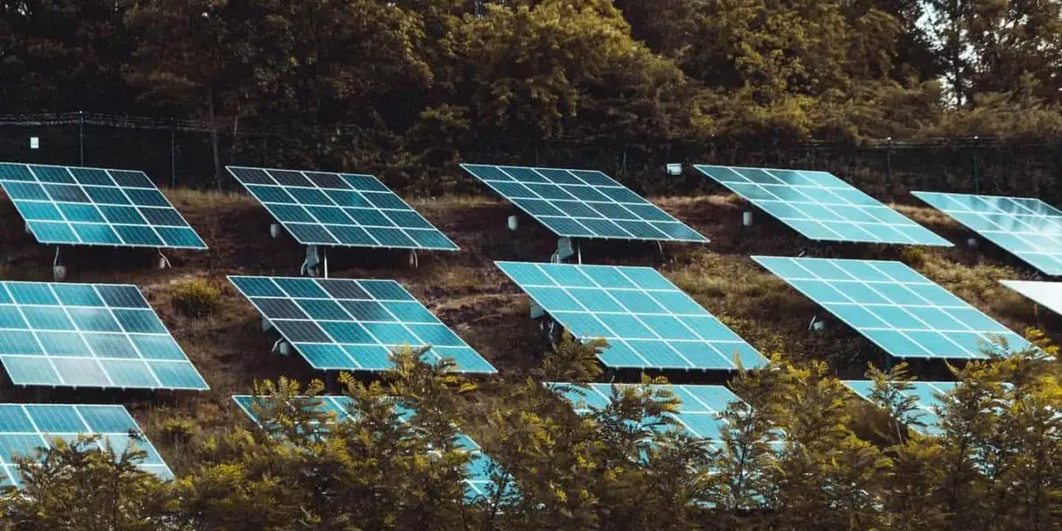 Solar panels, investing in solar energy